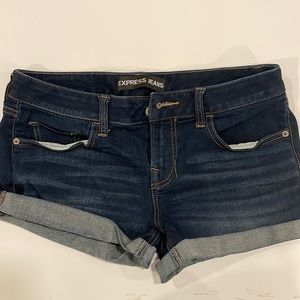 Express dark wash jeans shorts size 4 with stretch